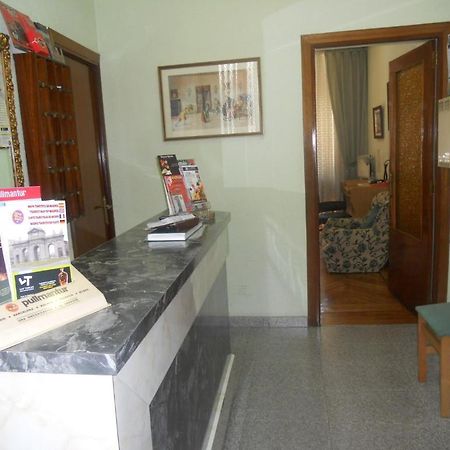 Hostal Olga Madrid Kültér fotó