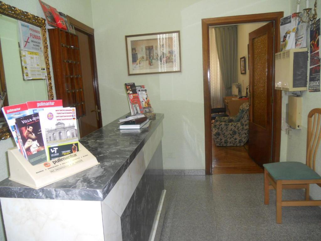 Hostal Olga Madrid Kültér fotó