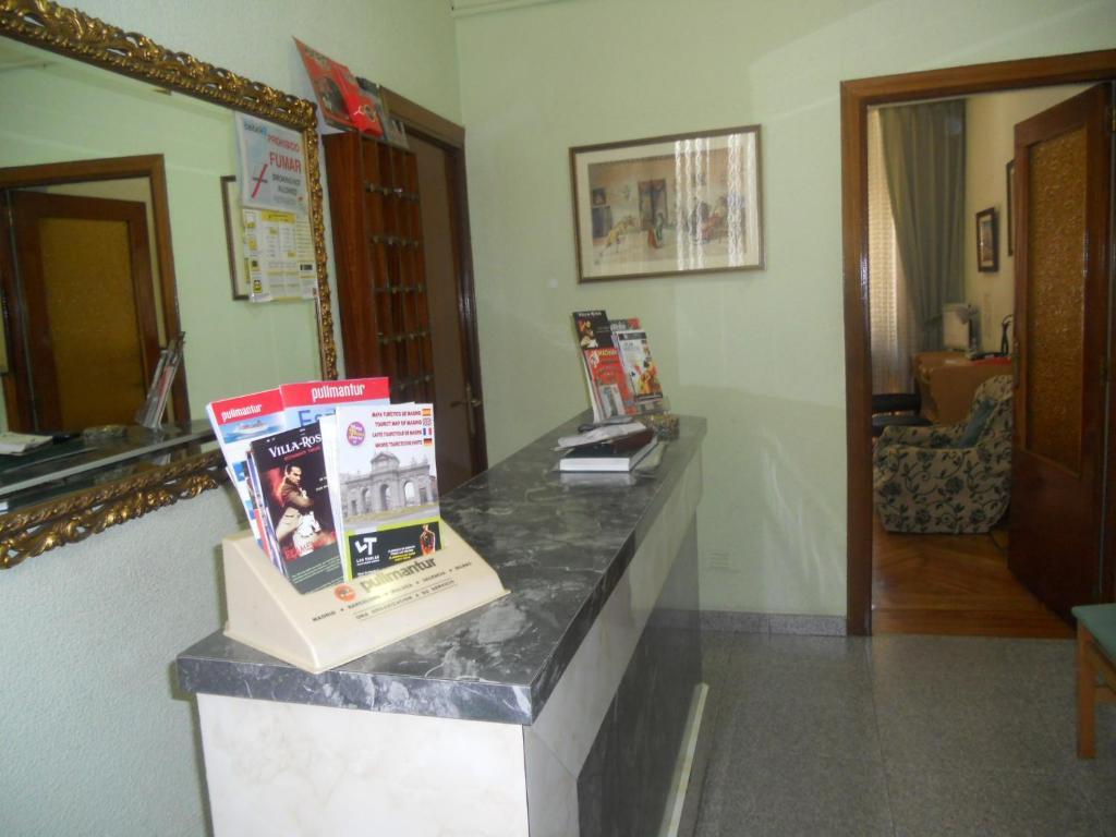 Hostal Olga Madrid Kültér fotó