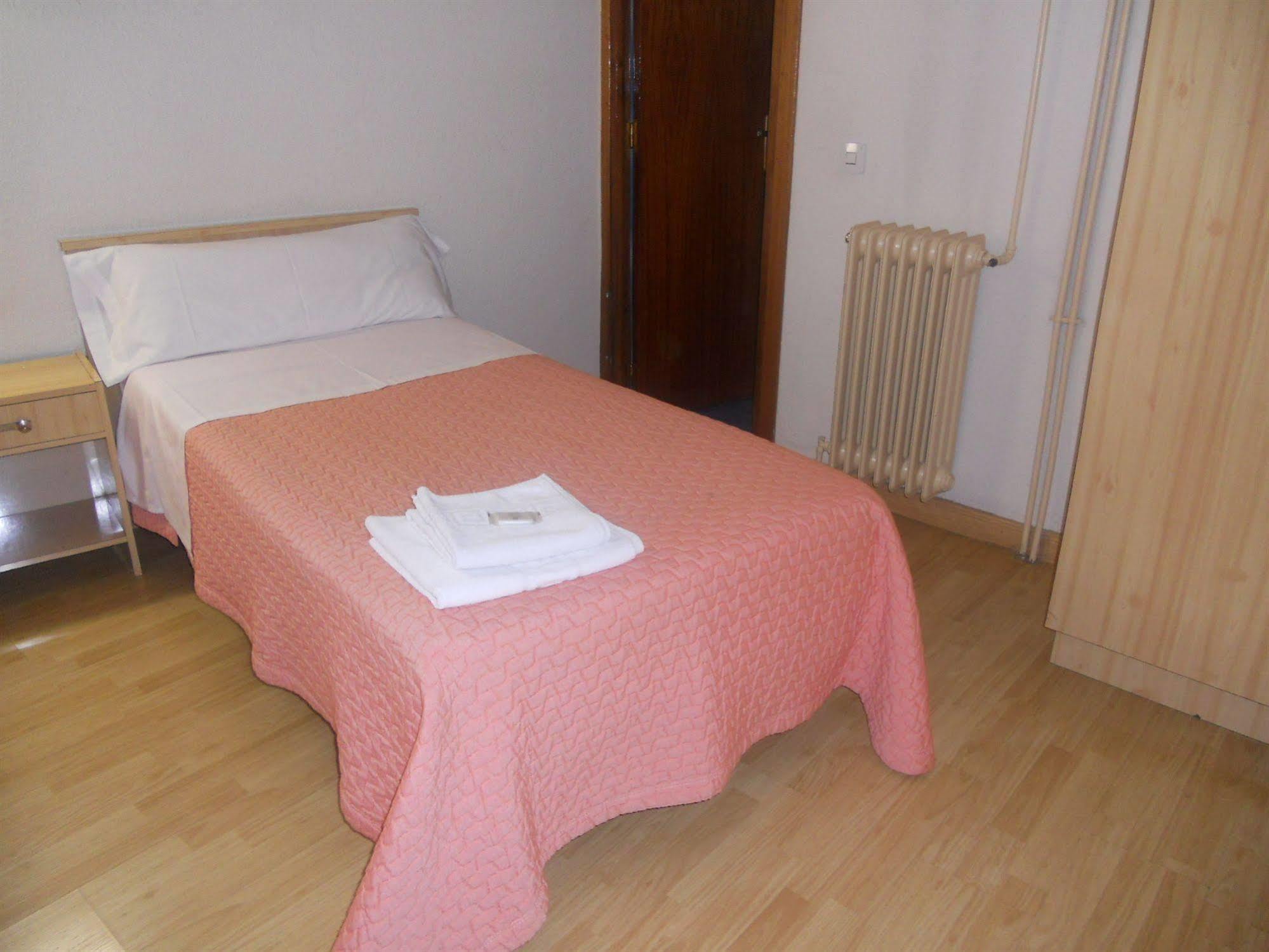 Hostal Olga Madrid Kültér fotó