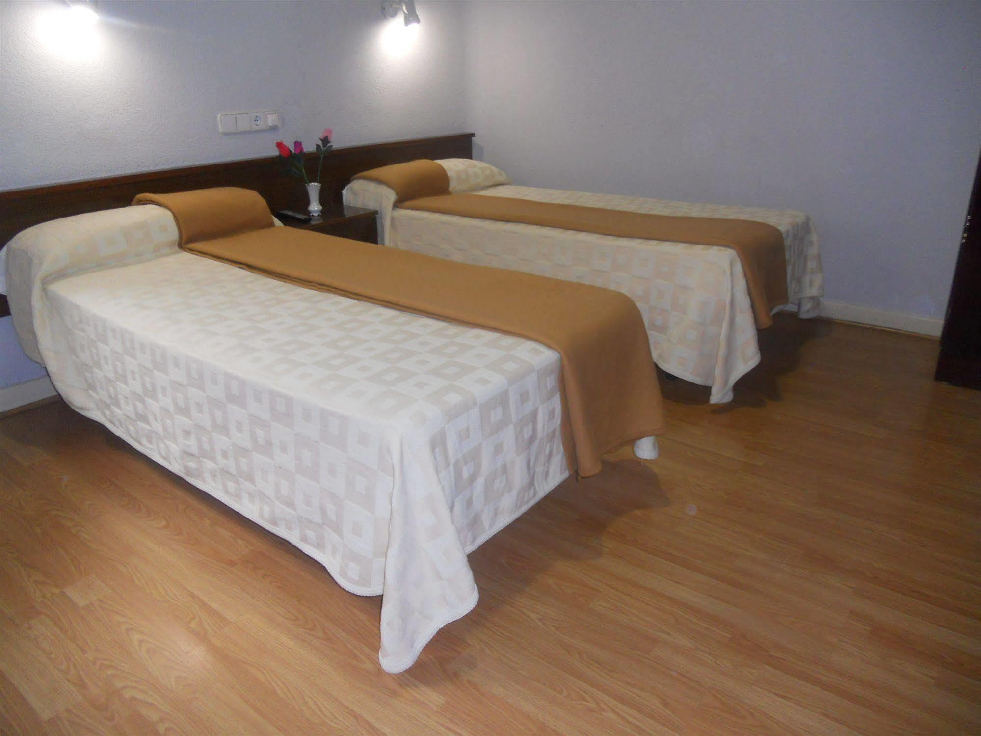 Hostal Olga Madrid Kültér fotó