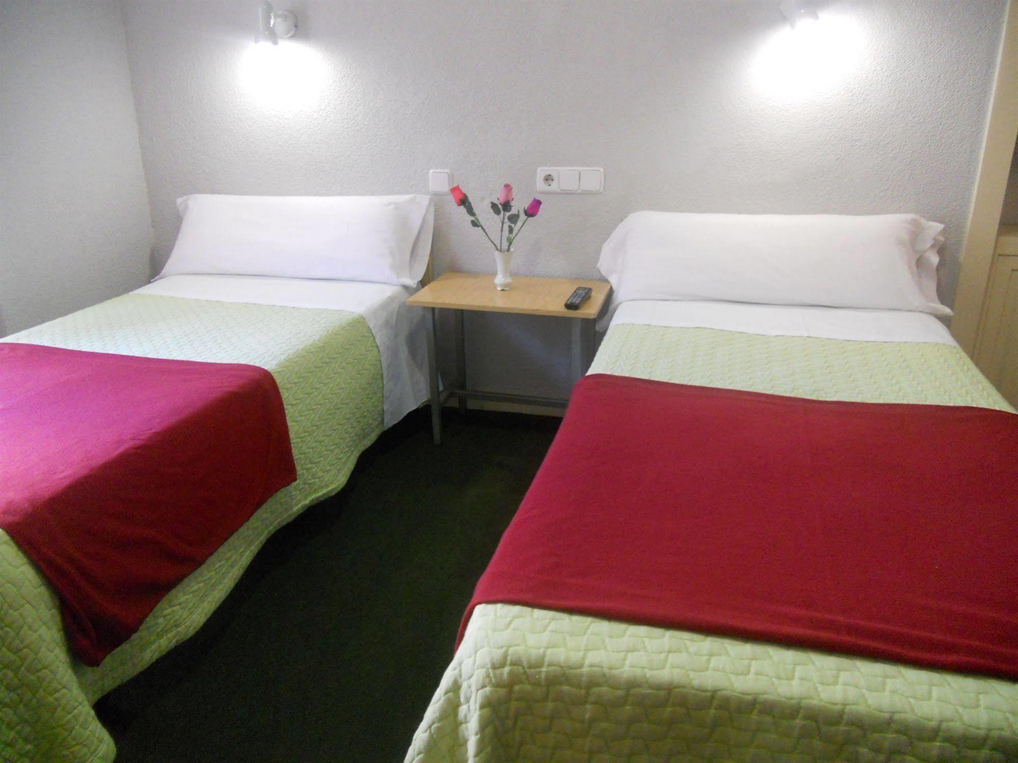 Hostal Olga Madrid Kültér fotó