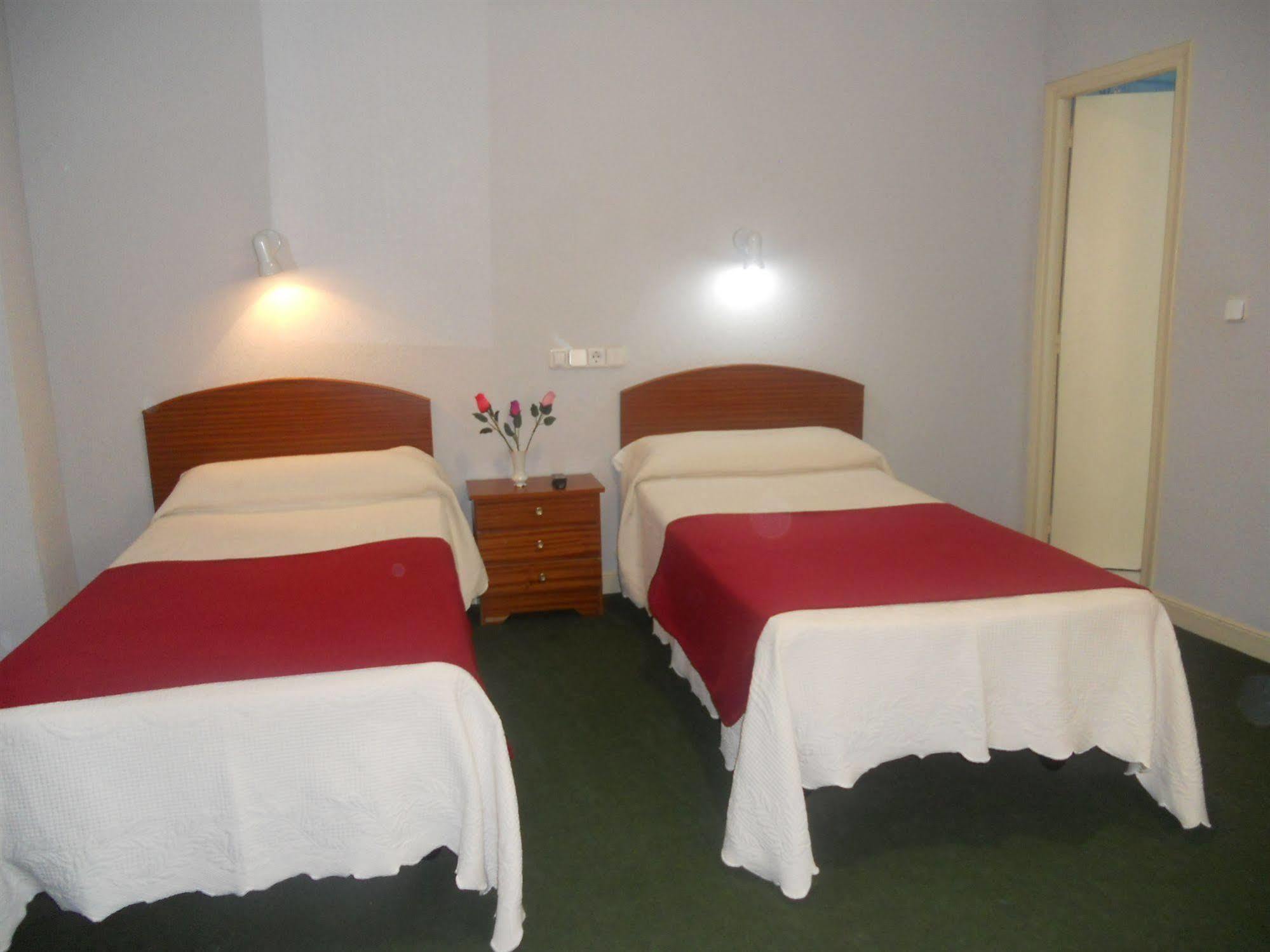 Hostal Olga Madrid Kültér fotó