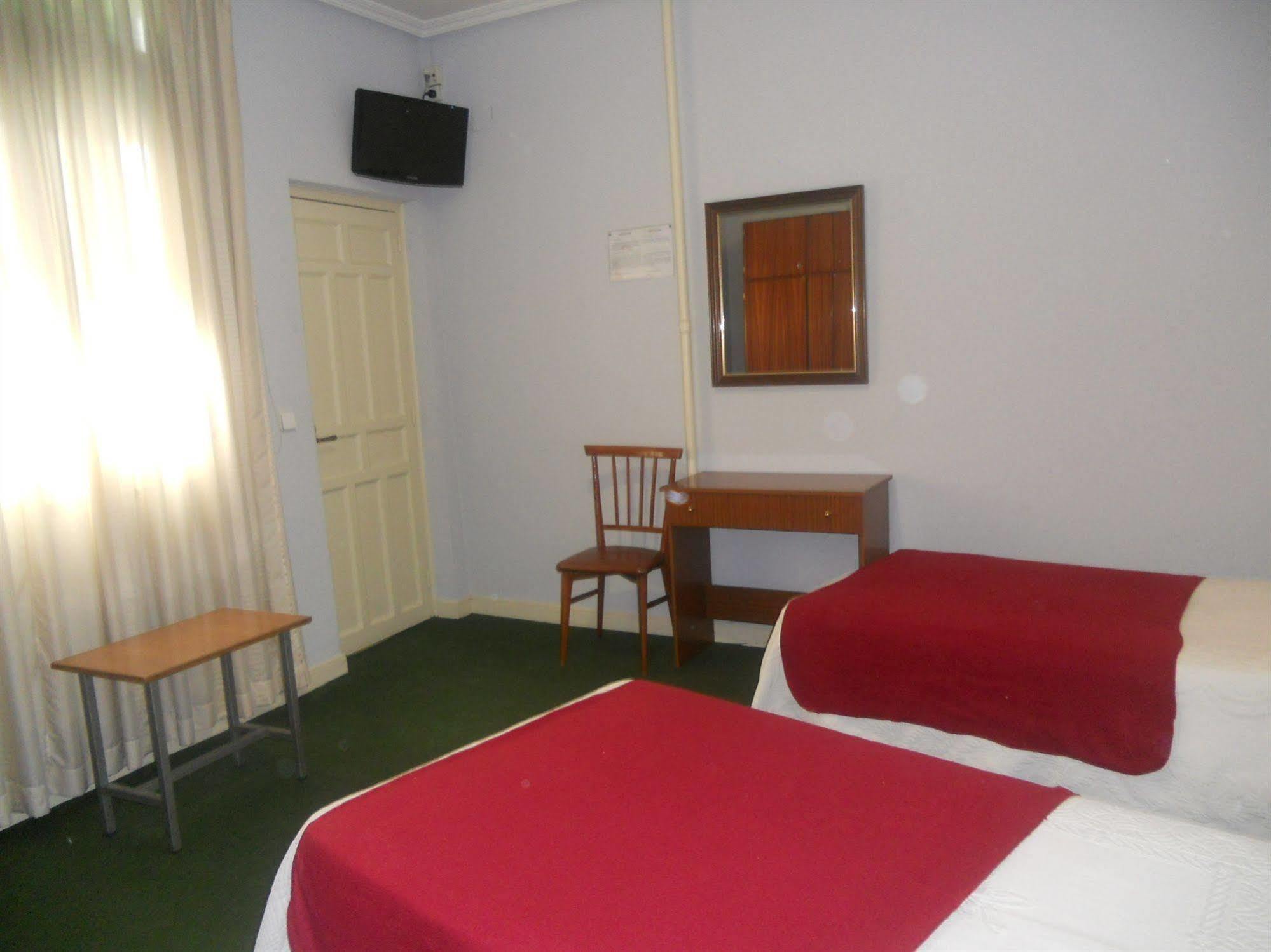 Hostal Olga Madrid Kültér fotó